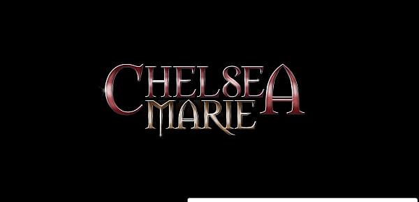  Hermosa transexual (Chelsea Marie) ruega como perro para ser cogida - Trailer